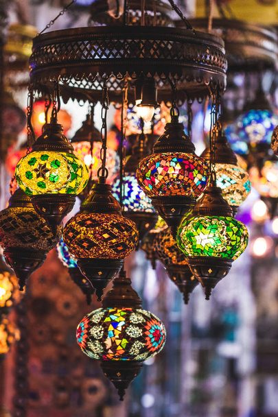 Increíbles lámparas turcas tradicionales hechas a mano  - Foto, Imagen