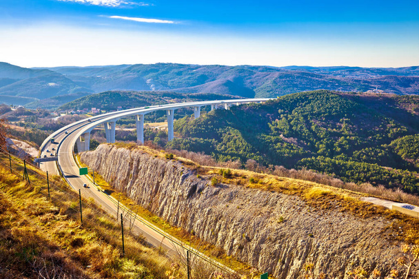 CrNi Kal οδογέφυρα στη Σλοβενία - Φωτογραφία, εικόνα