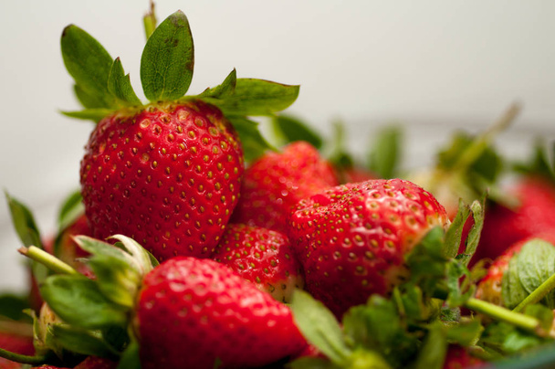 red strawberry close-up - Φωτογραφία, εικόνα