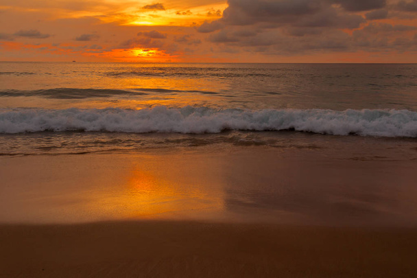 puesta de sol en la playa - Foto, Imagen