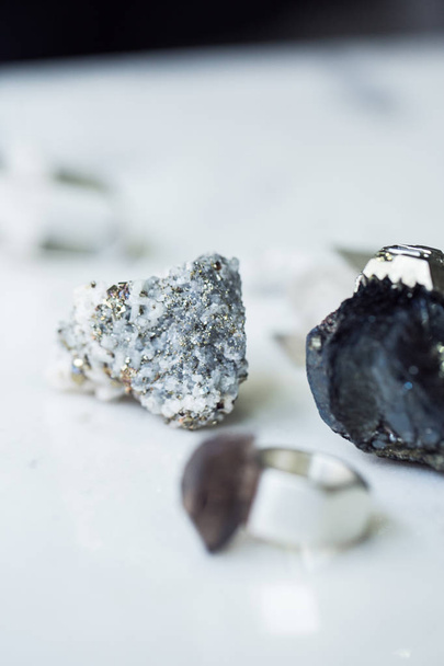 hermoso mineral para joyas
 - Foto, imagen