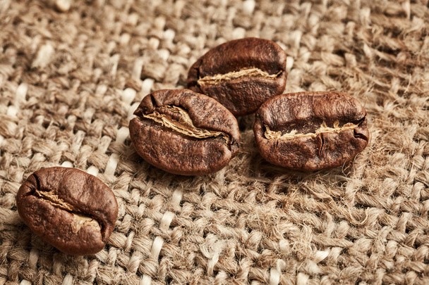 kávová zrna na lněné tkaniny - Fotografie, Obrázek