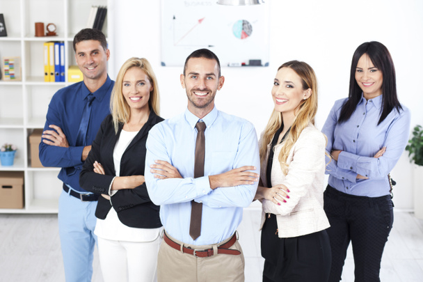 Портрет людей бизнес-группы в офисе
 - Фото, изображение