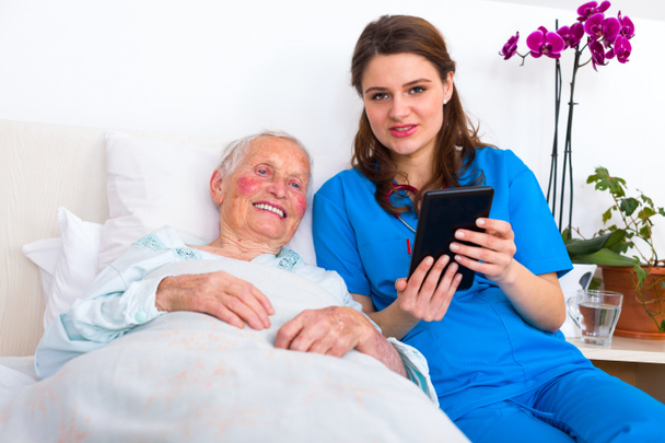 Tecnología de hogares de ancianos
 - Foto, Imagen
