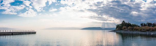 Západ slunce na Galilejského jezera poblíž města Tiberias - Fotografie, Obrázek