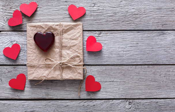 День Святого Валентина фон, серця ручної роботи на дереві
 - Фото, зображення