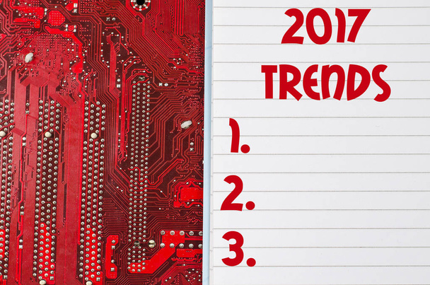 Rouge vieille carte de circuit informatique sale et 2017 tendances texte concéder
 - Photo, image