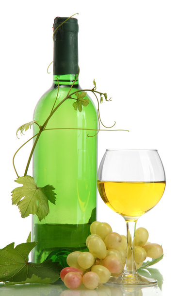 bottle, glass of wine and ripe grapes isolated on white - Fotoğraf, Görsel
