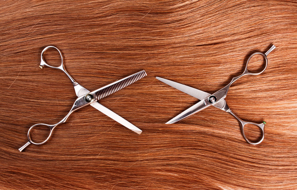 Straight healthy woman hair and scissors - Foto, Imagem