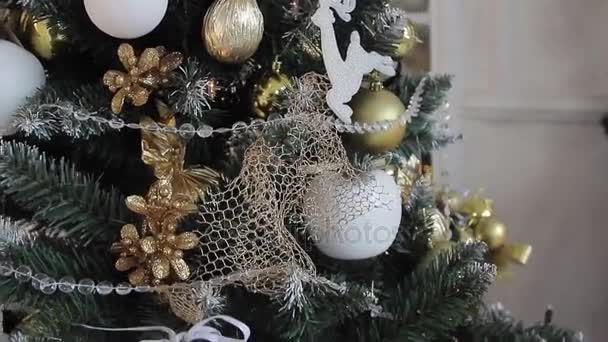 Játékok a karácsonyfa - Felvétel, videó