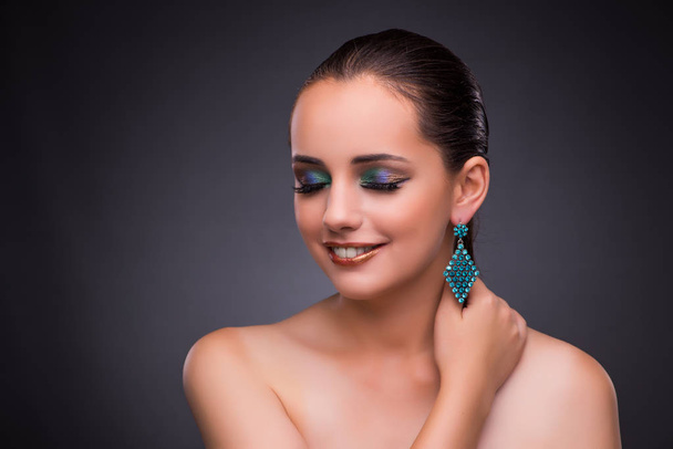 Beautiful woman with jewellery in beauty concept - Photo, Image