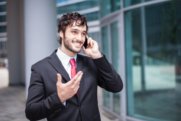 businessman talking on phone - Фото, зображення