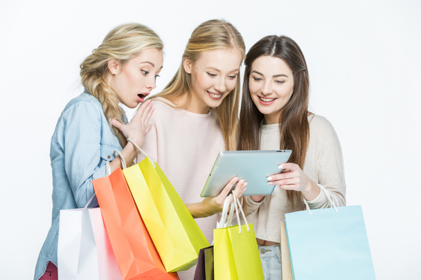 Women with shopping bags - Foto, Imagen