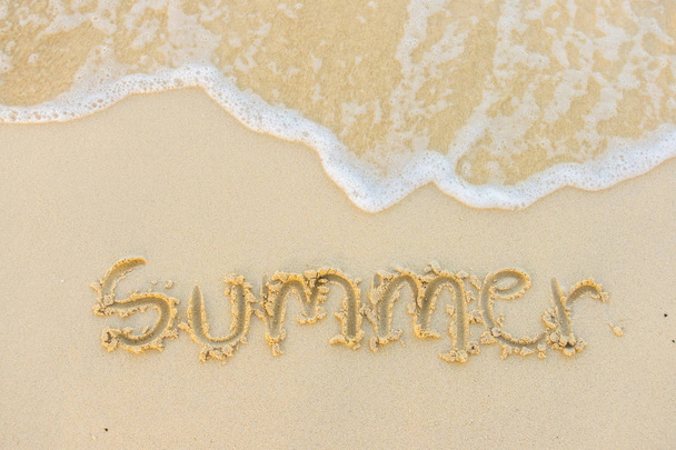 Summer text with white sandy beach and sea . - Fotoğraf, Görsel