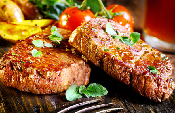 Смажена яловичина стейки
 - Фото, зображення