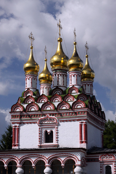 Moscow region. Orthodox church as entrance to the monastery - Foto, Imagen