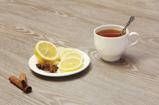 Herbata cytrynowa, tradycyjny napój. - Zdjęcie, obraz