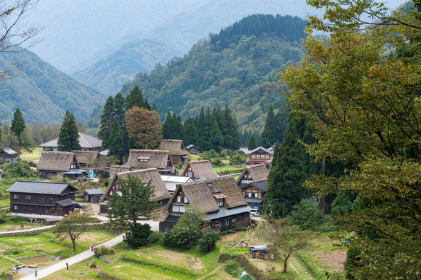 Shirakawago antiga aldeia no Japão
 - Foto, Imagem
