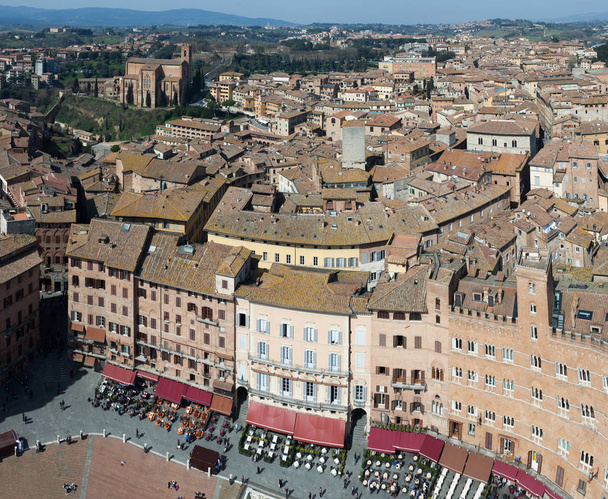 Näytä edellä Siena Torre Del Mangia
 - Valokuva, kuva