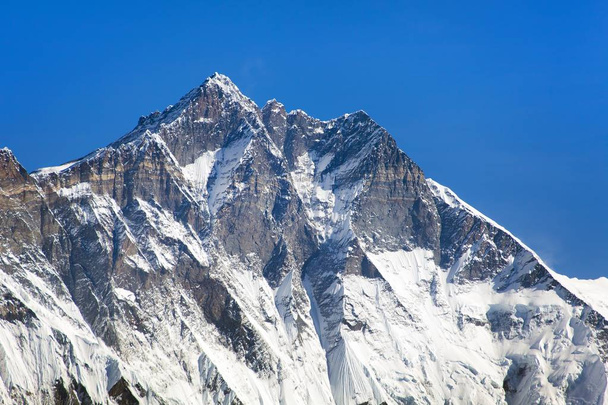 View of top of Lhotse, South rock face - Foto, Imagen