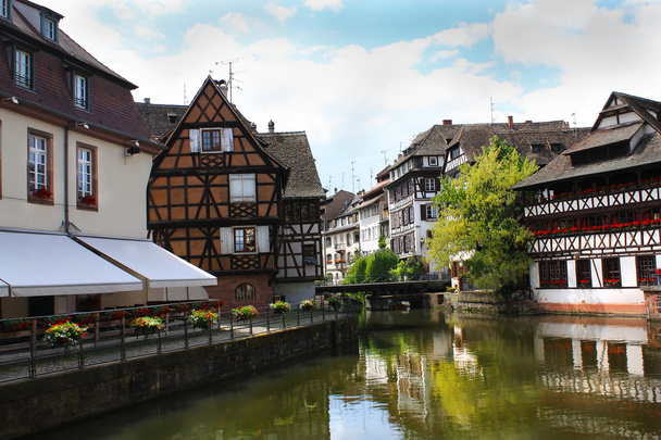 Idílica ciudad de Estrasburgo
 - Foto, imagen