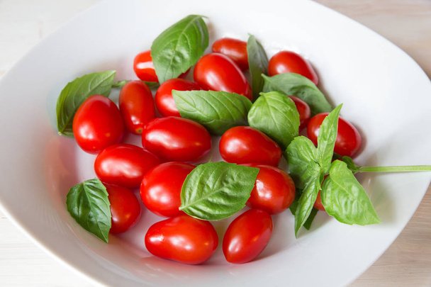Tomatoes and Basil - Fotó, kép