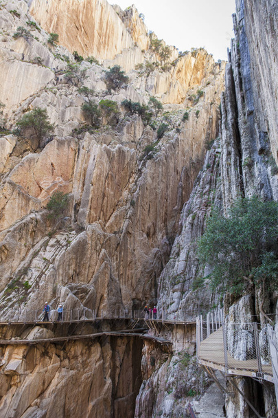 Spleet in de Gorge van de Gaitanes en Caminito del Rey pad, Mala - Foto, afbeelding