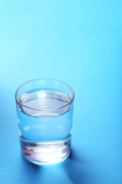 Transparent glass with water - Фото, зображення