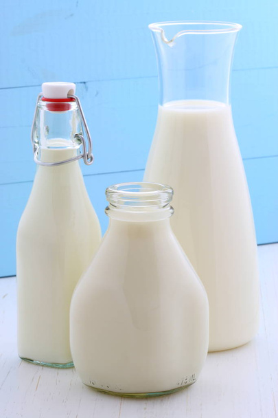 różne i smaczne mleko - Zdjęcie, obraz