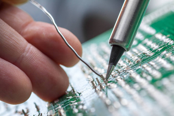 Repair of electronic devices, tin soldering parts - Φωτογραφία, εικόνα