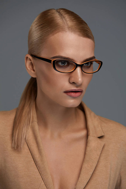 Women's Glasses Style. Beautiful Woman In Fashion Optical Frame - Zdjęcie, obraz