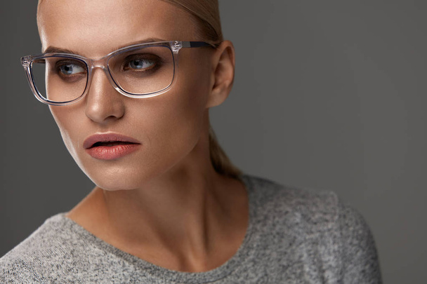 Female Eyewear. Woman In Beautiful Glasses Frame, Eyeglasses - Zdjęcie, obraz