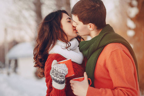 Couple love snow and cold - Foto, imagen