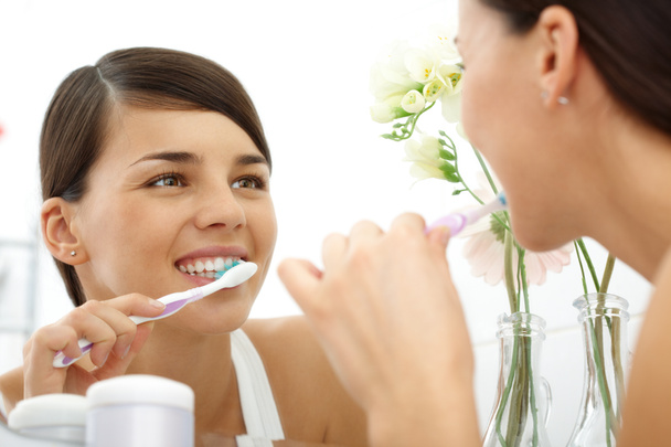 στίλβωση δοντιών歯を磨く - 写真・画像
