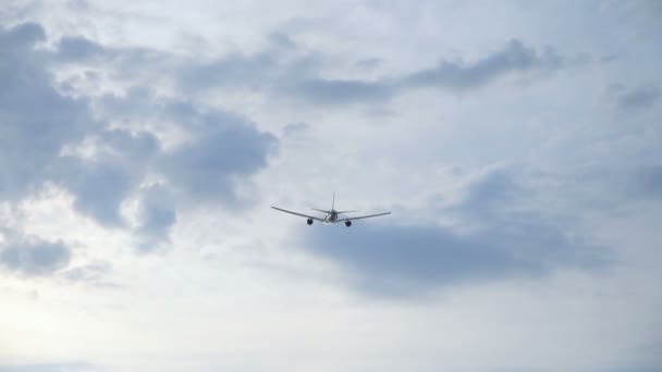 Plane flying away - Footage, Video