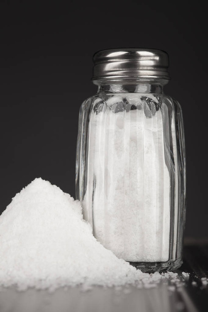glass salt shaker - Foto, immagini