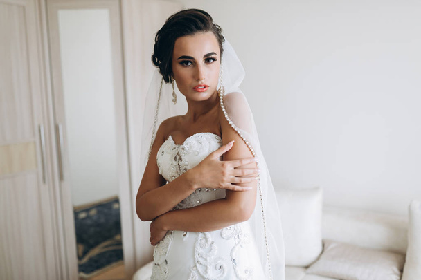 beautiful young bride - Foto, imagen