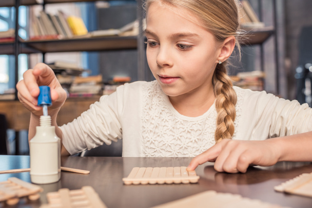 Little girl handcrafting - Photo, Image