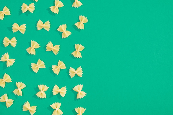 Farfalle pasta flat lay pattern - Foto, Imagem
