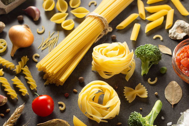 pasta and food ingredient on table - Fotoğraf, Görsel