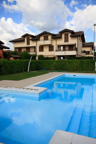 Дом с бассейном - Фото, изображение
