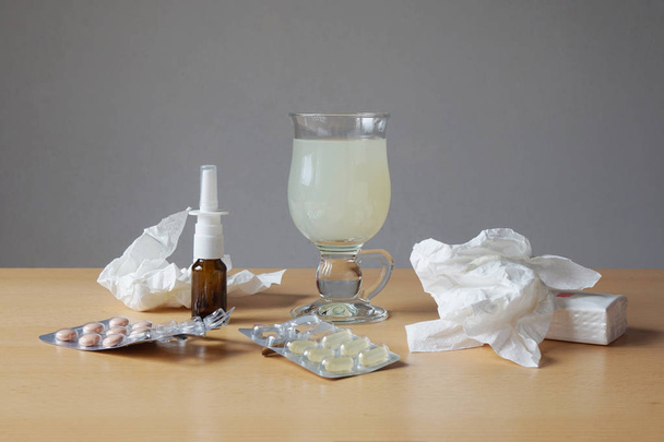 remédio comum resfriado ou gripe
 - Foto, Imagem