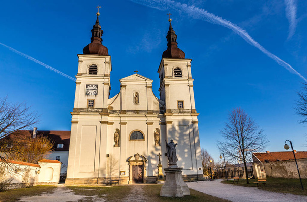 Iglesia de la Virgen María-Uhersky Brod, República Checa
 - Foto, Imagen