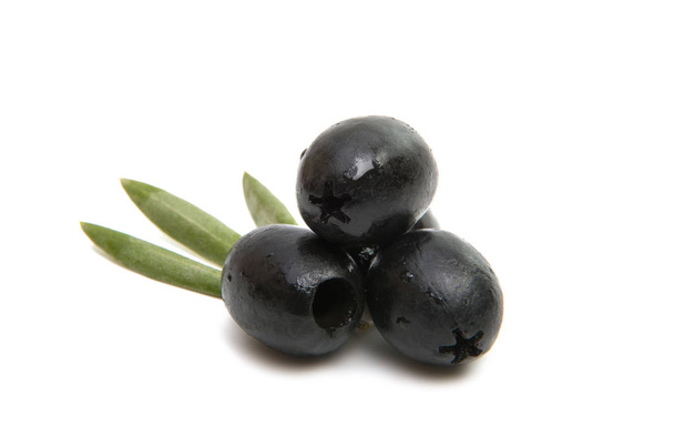 olives espagnoles isolées
  - Photo, image