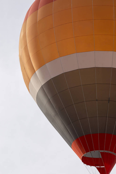 熱い空気バルーン フェスティバルの昇天 - 写真・画像