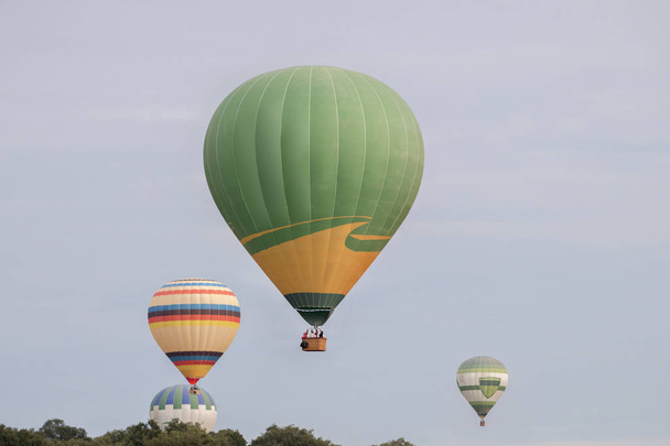 Hemelvaart van hete lucht ballonnen festival - Foto, afbeelding