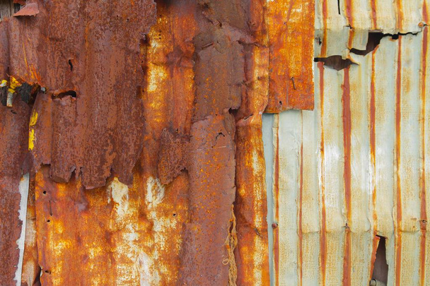 Schema della parete di zinco. Rusty ondulato struttura della parete metallica
. - Foto, immagini