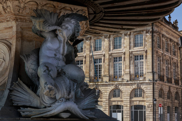 Sculpture in Place de la Bourse in Bordeaux - Fotó, kép