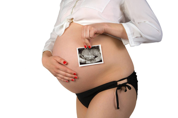 Sekiz buçuk ay hamile kadın - Fotoğraf, Görsel