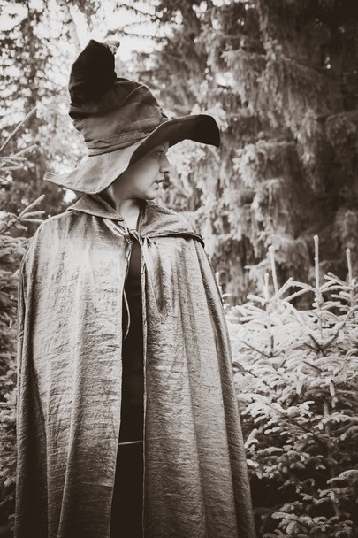 fekete boszorkány cape - Fotó, kép